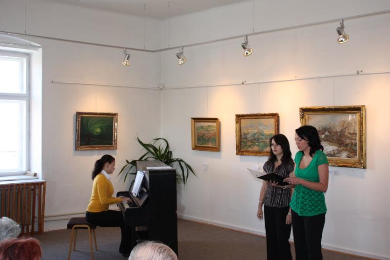 Fotografie z vernisáže výstavy Paměť umění vodňanské galerie