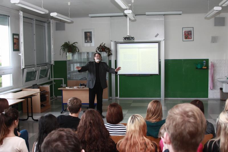 Fotografie - Studenti čtou Jana Husa - Prof. PhDr. Petr Čornej, DrSc.