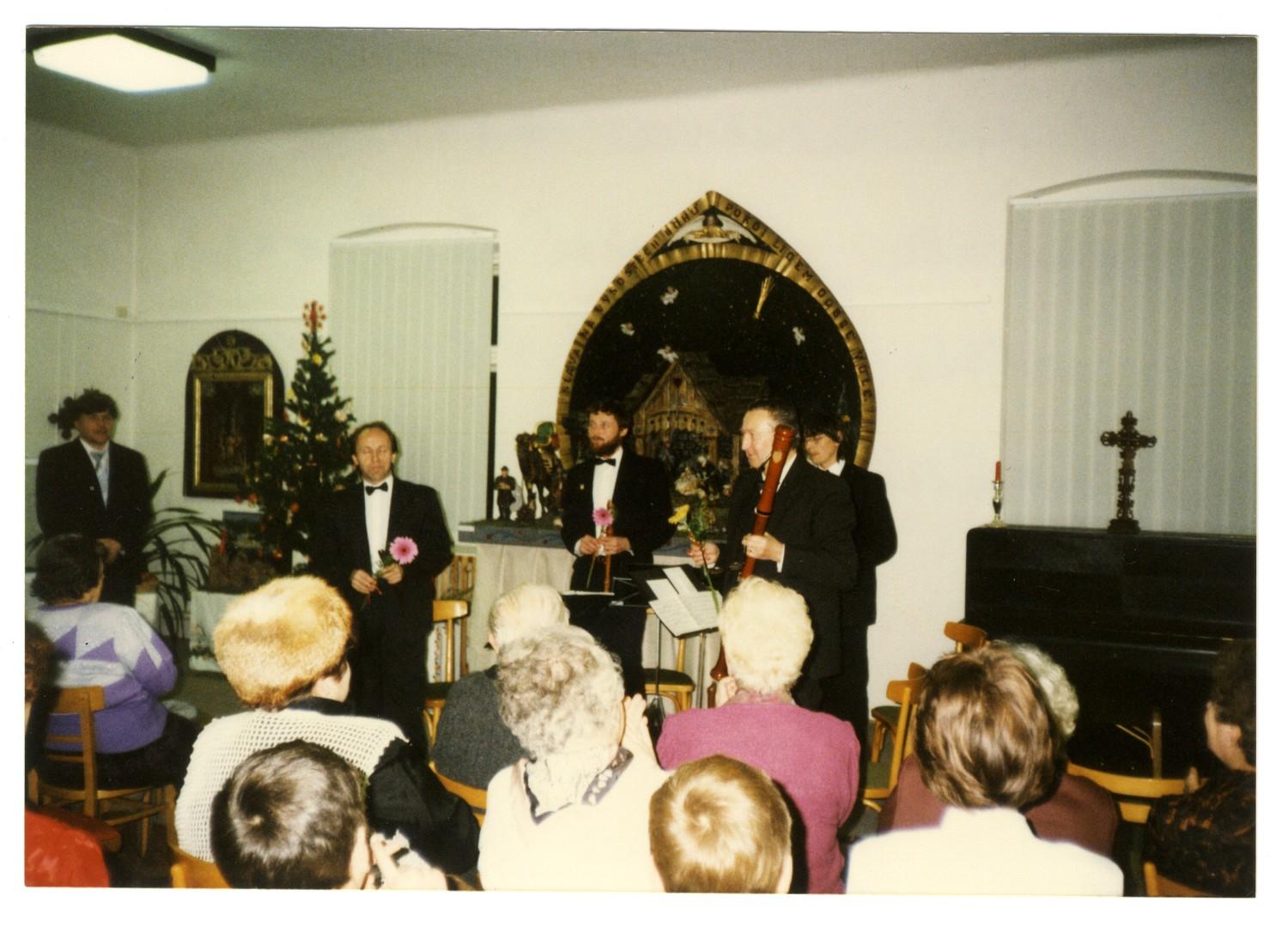 Fotografie z Vánočního koncertu 1996