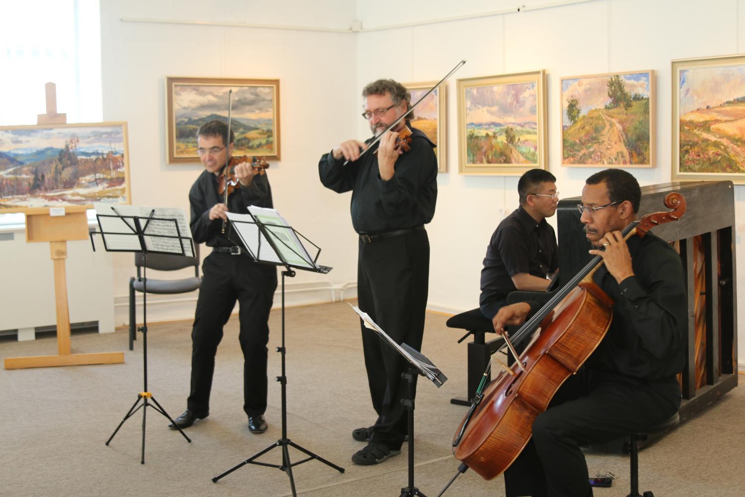 Fotografie ze zahajovacího koncertu Mezinárodních houslových kurzů Váši Příhody