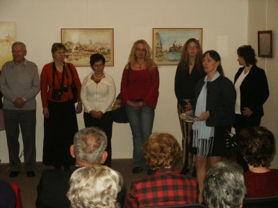 Fotografie z vernisáže výstavy Klubu vodňanských výtvarníků 2006