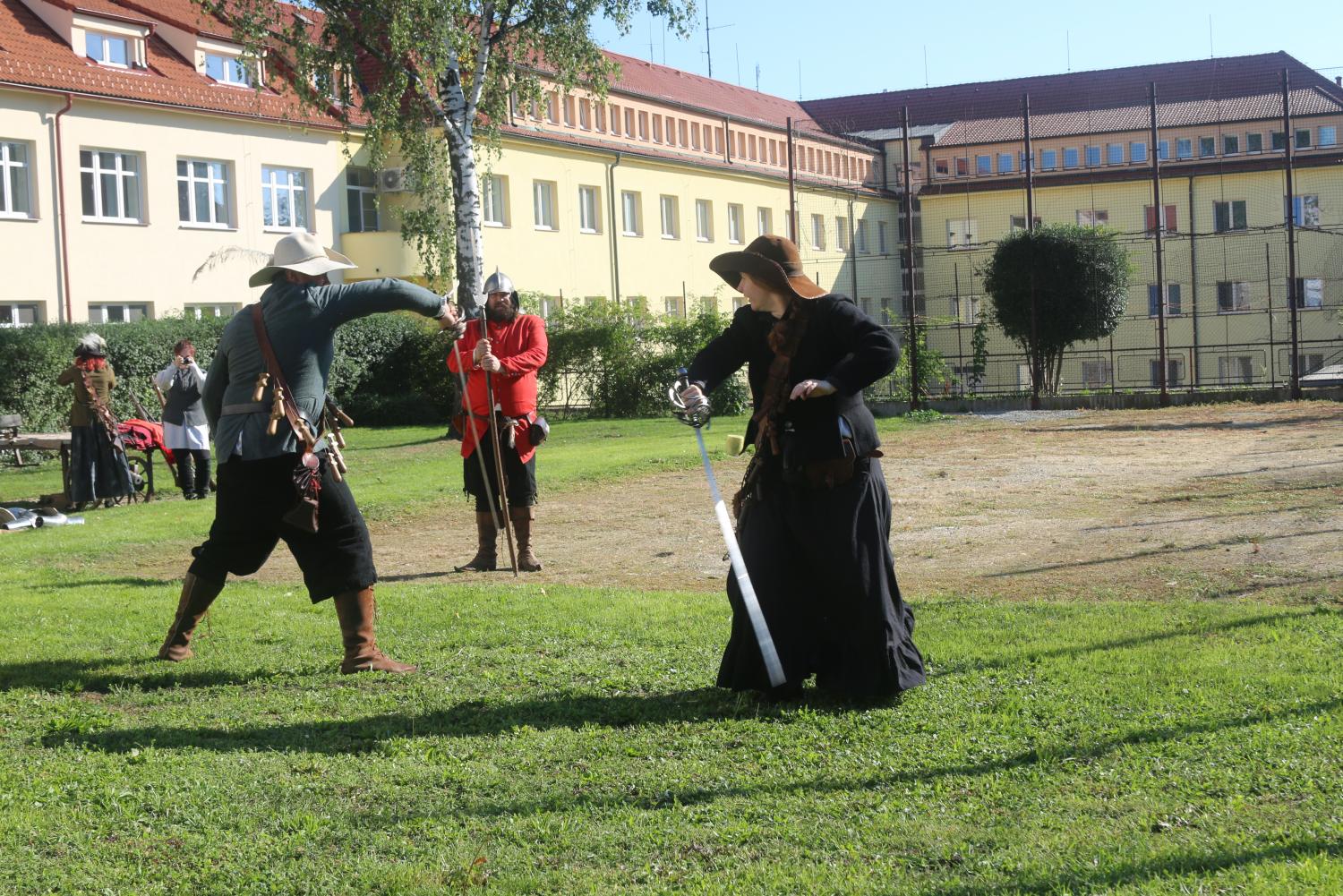 Fotografie - Šermíři na hradbách